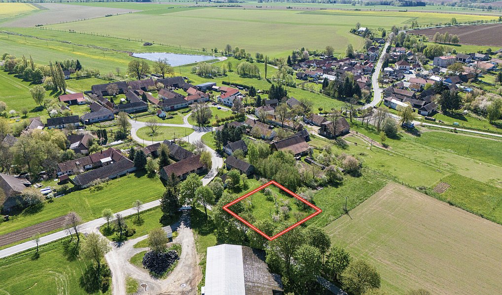 Prodej stavebního pozemku 1 102 m², Chrtníč – náhled fotky 11