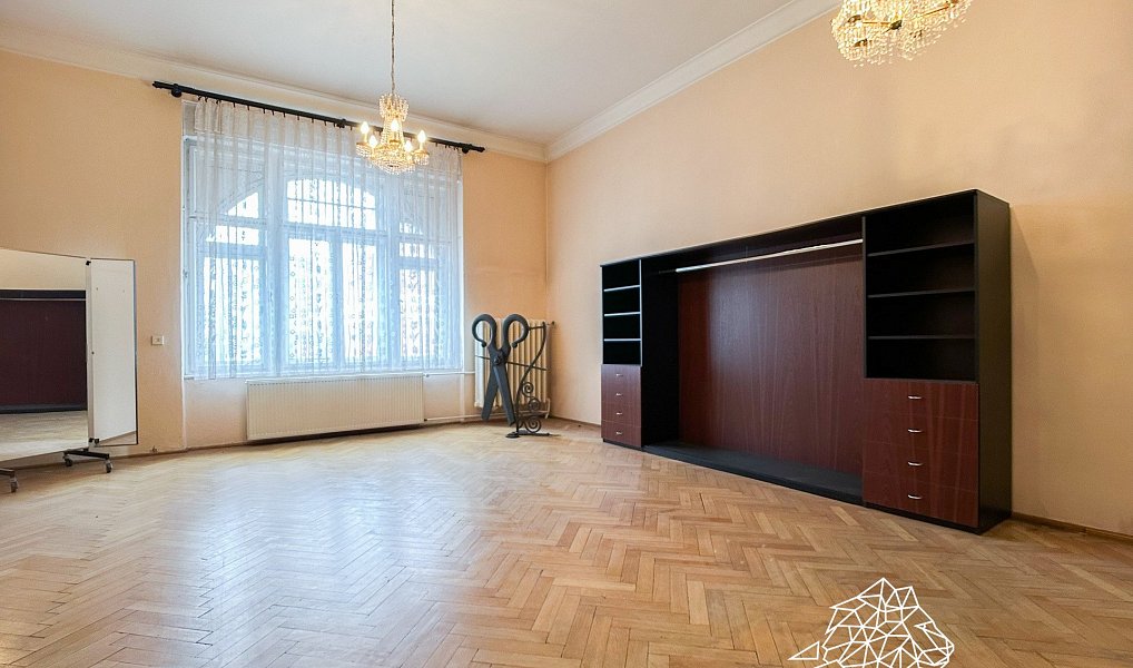 Prodej domu 900 m² s pozemkem 2 018 m², Krnov – náhled fotky 10