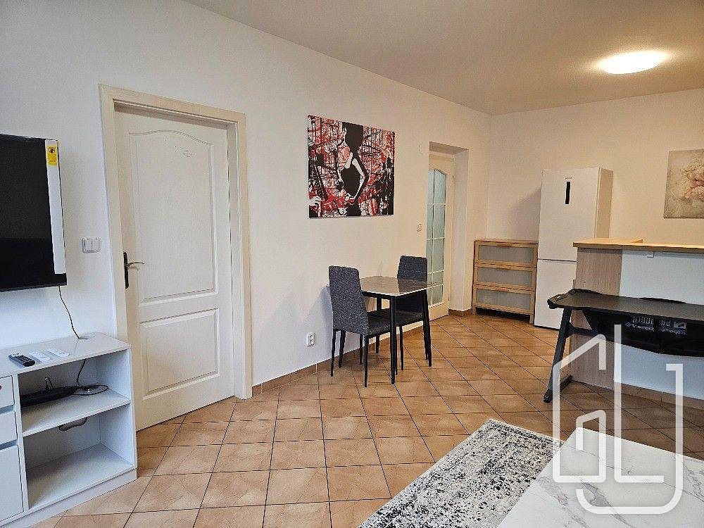 Pronájem bytu 2+kk 52 m² — photo 4
