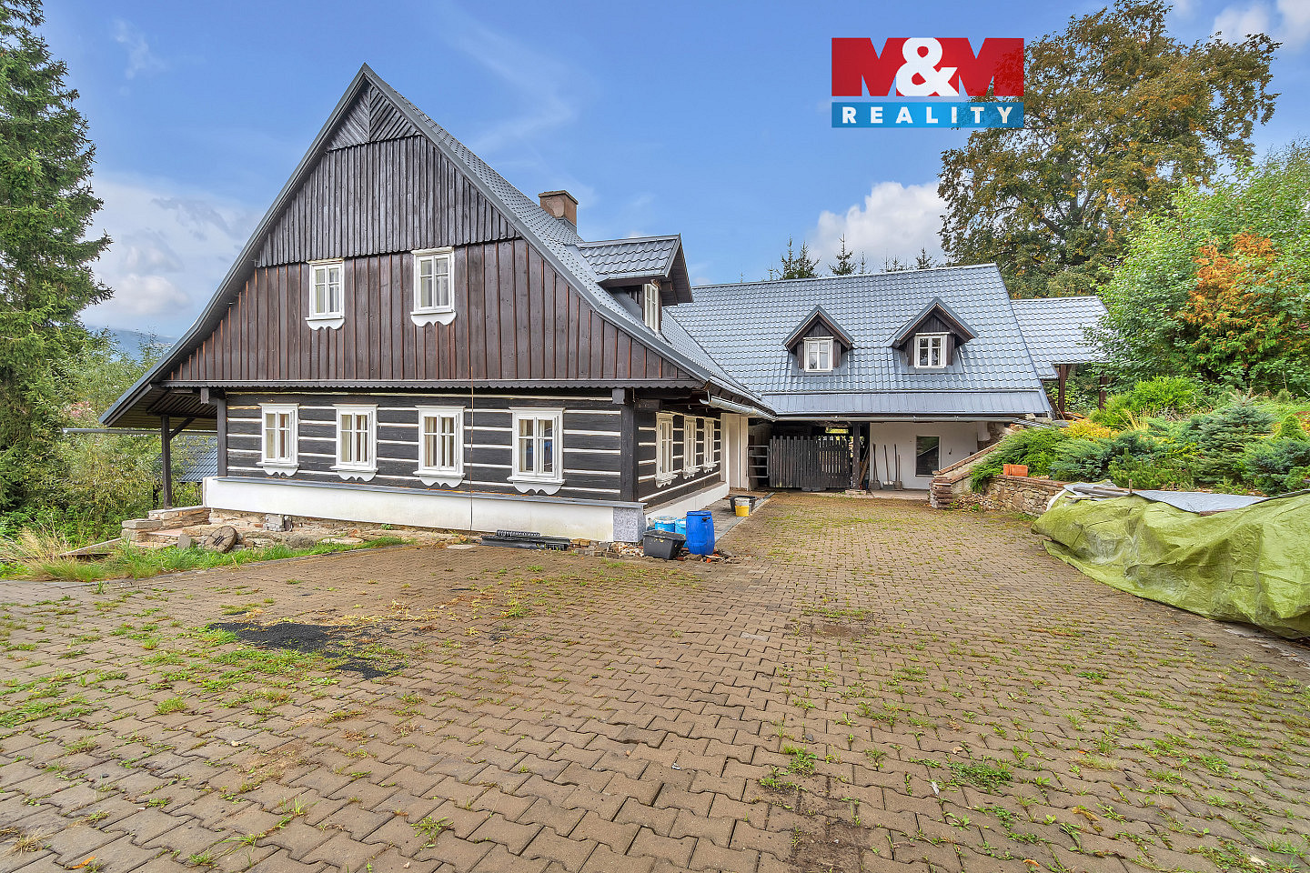 Prodej domu 440 m² s pozemkem 3 077 m²