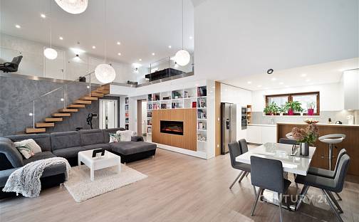 Prodej domu 267 m² s pozemkem 741 m², Veselá, Praha 9 - Kbely, okres Praha