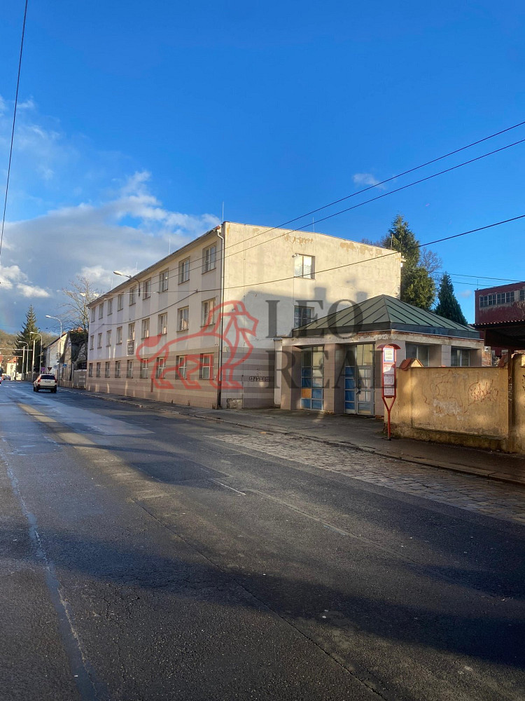 Prodej kanceláře 1 250 m²