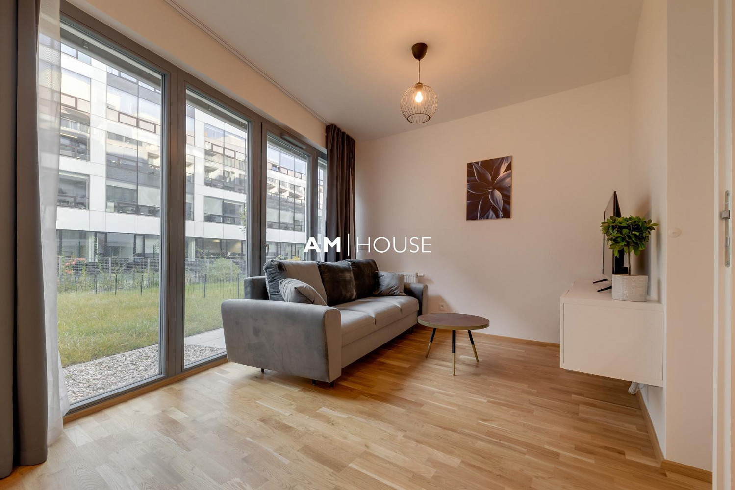 Pronájem bytu 2+kk 55 m² – fotografie 3
