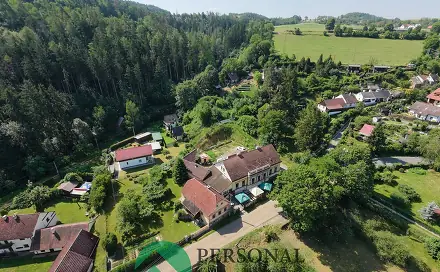 Prodej domu 253 m² s pozemkem 2 026 m², Zvíkovec, okres Rokycany