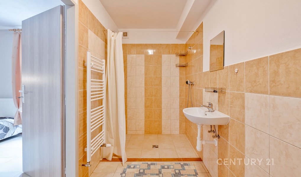 Prodej ubytovacího objektu 1 320 m², Jistebnice – náhled fotky 18
