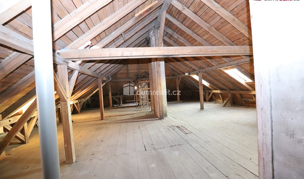 Prodej nájemního domu, činžáku 2 000 m², Aš – náhled fotky 26