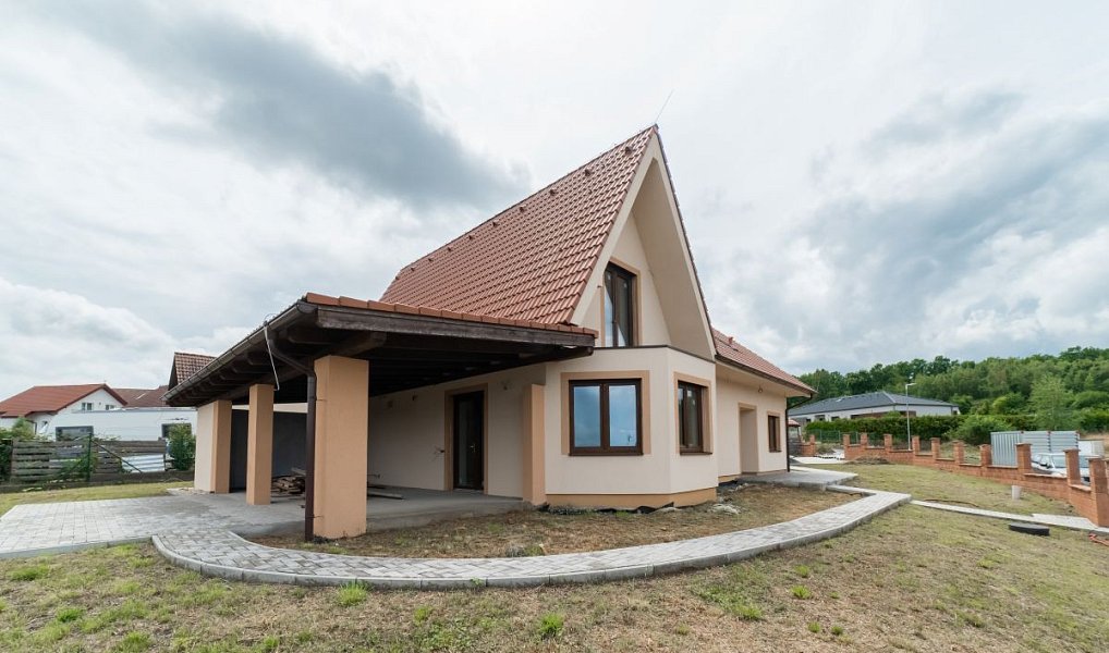 Prodej domu 218 m² s pozemkem 1 043 m², Stará Huť – náhled fotky 2