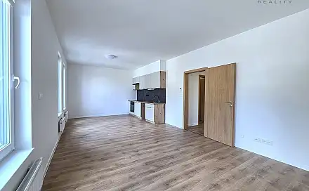Pronájem bytu 1+kk 42 m², 102. pluku, Benešov