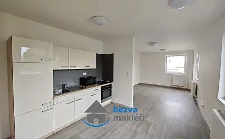 Pronájem bytu 1+kk 49 m², Jana Palacha, Pardubice - Zelené Předměstí