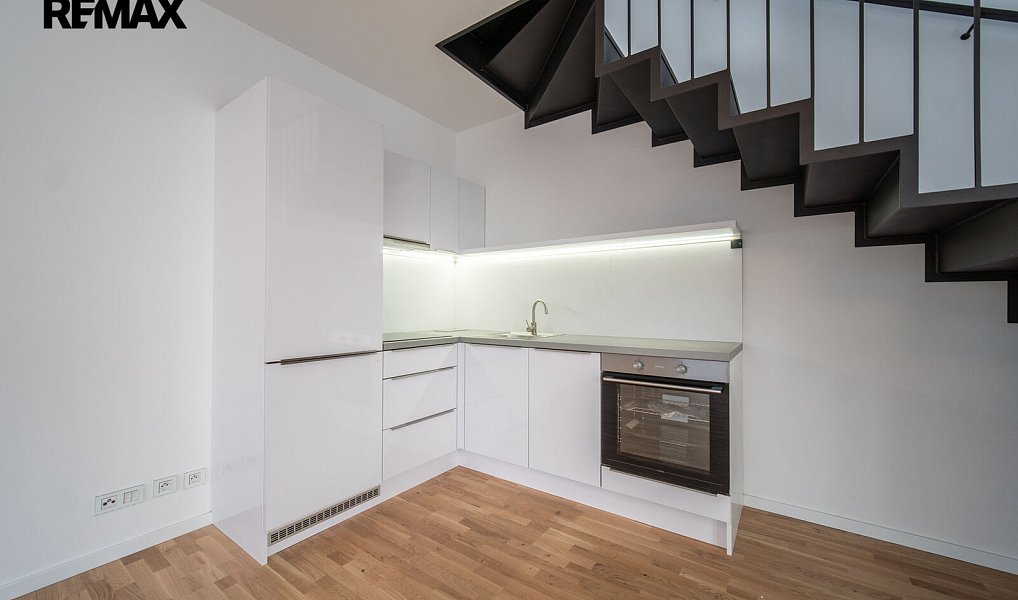 Prodej bytu 3+kk 64 m², Praha – náhled fotky 2