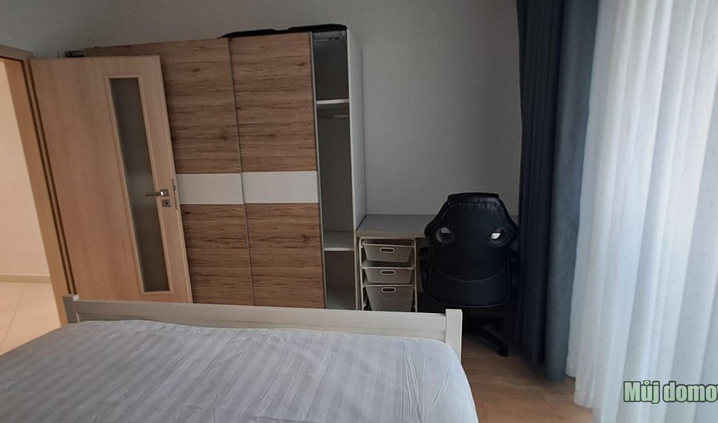 Pronájem bytu 2+1 79 m², Praha – náhled fotky 16