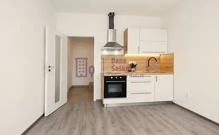 Pronájem bytu 1+kk 23 m², Nádražní, Jindřichův Hradec - Jindřichův Hradec II