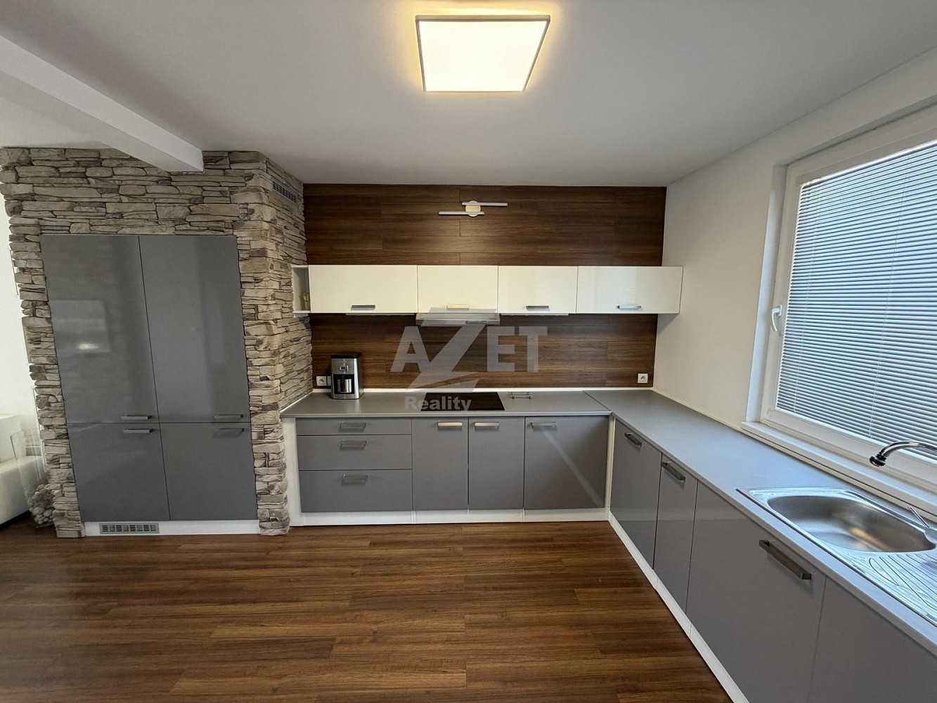 Prodej domu 300 m² s pozemkem 698 m² — photo 3