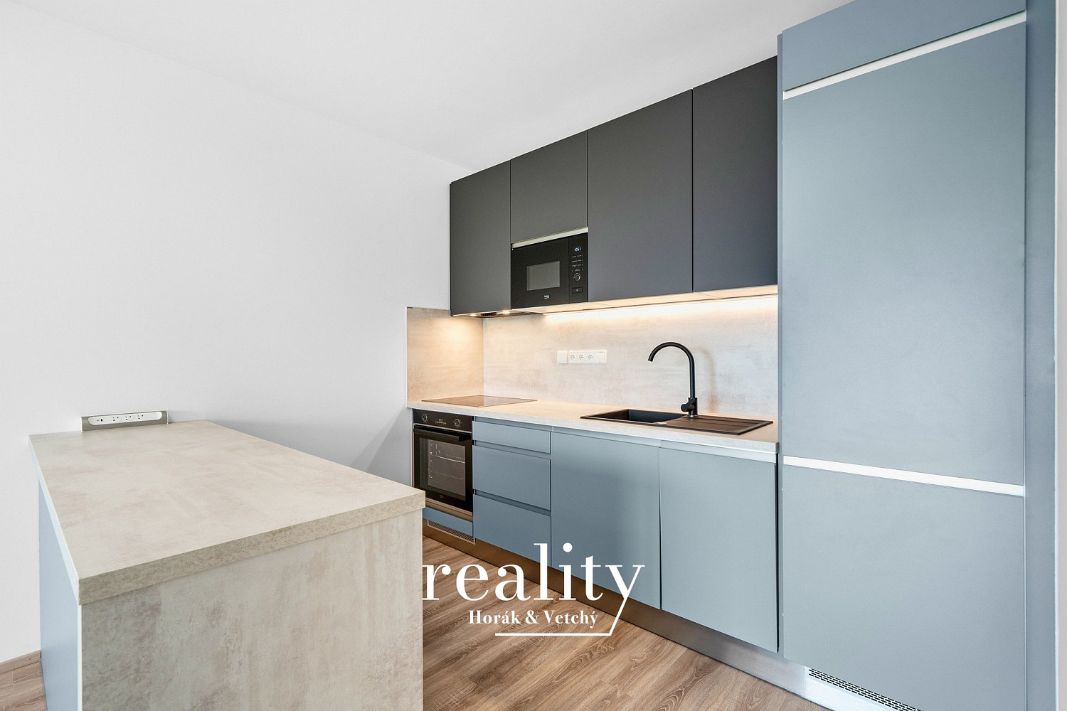 Pronájem bytu 2+kk 57 m² – fotografie 4