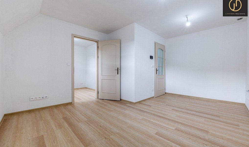 Prodej bytu 2+kk 34 m², Jáchymov – náhled fotky 2
