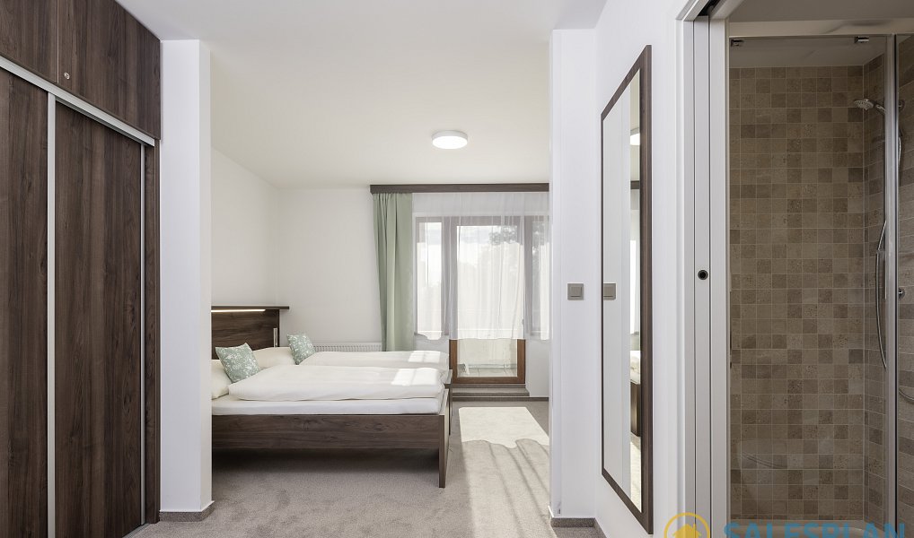 Prodej ubytovacího objektu 1 342 m², Doksy – náhled fotky 9