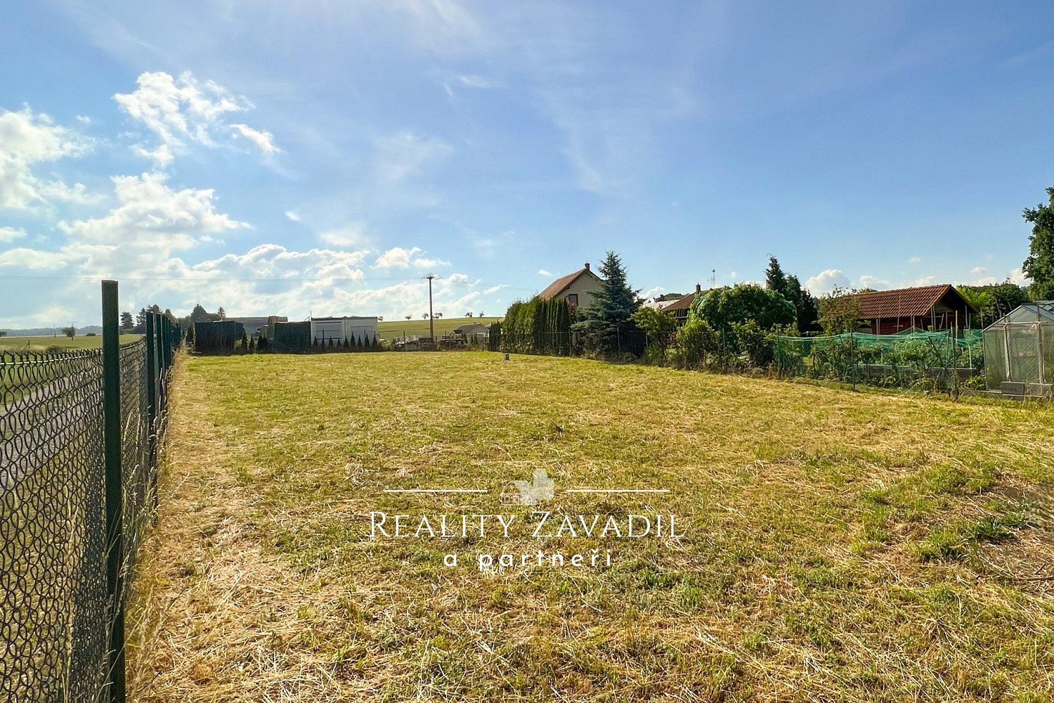 Prodej stavebního pozemku 1 579 m² – fotografie 2