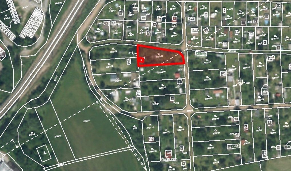 Prodej stavebního pozemku 905 m², Rokycany – náhled fotky 3