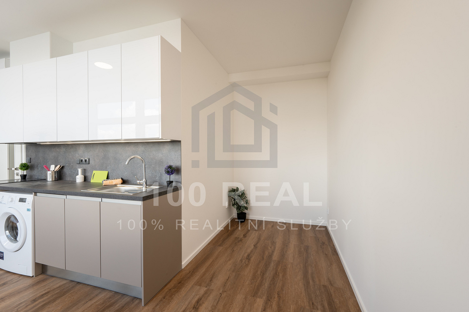 Pronájem bytu 1+kk 27 m² – pohled 3