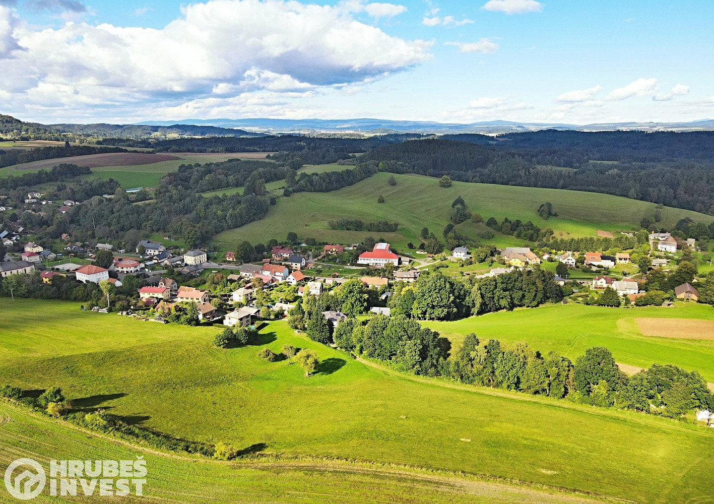 Prodej stavebního pozemku 2 169 m² – pohled 2