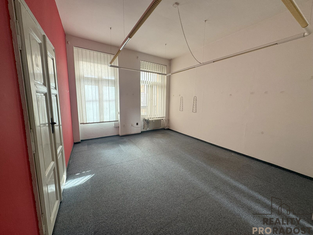 Pronájem kanceláře 12 m² – fotografie 3