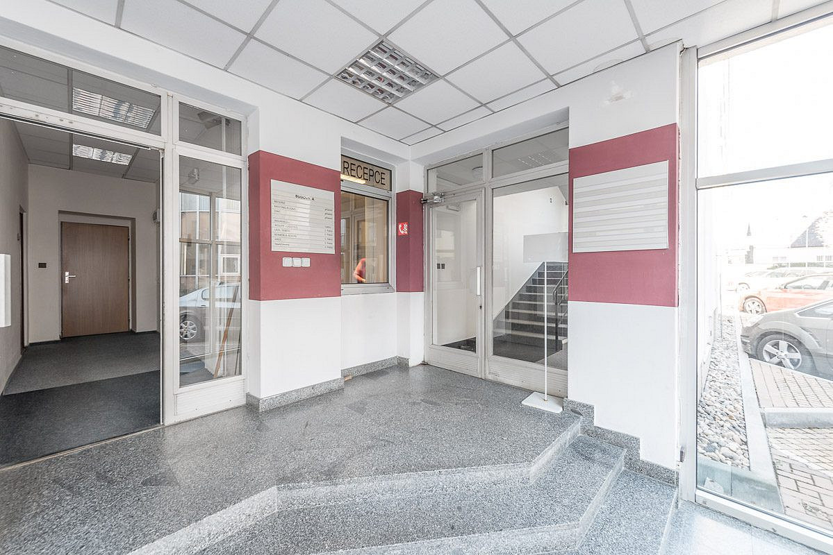 Pronájem kanceláře 117 m² – fotografie 2