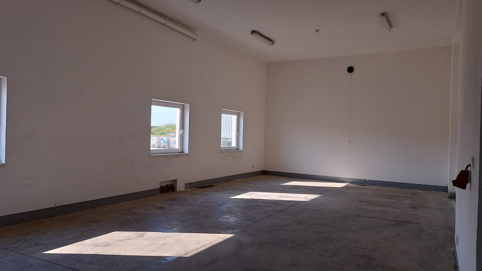 Pronájem skladovacích prostor 90 m²