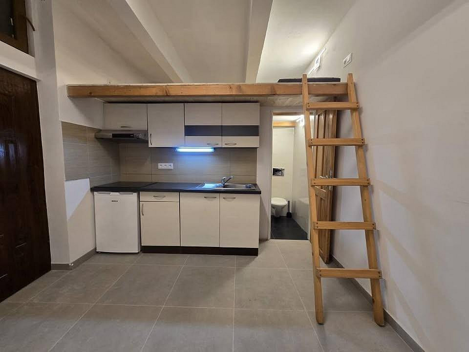Pronájem bytu 1+kk 21 m² — photo 2