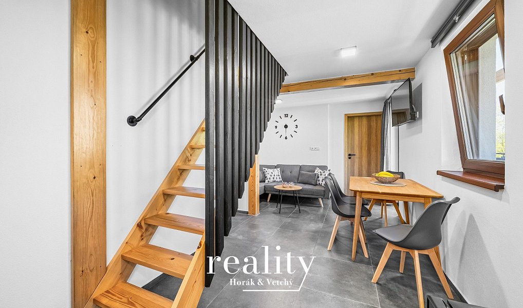 Prodej ubytovacího objektu 205 m², Perná – náhled fotky 19
