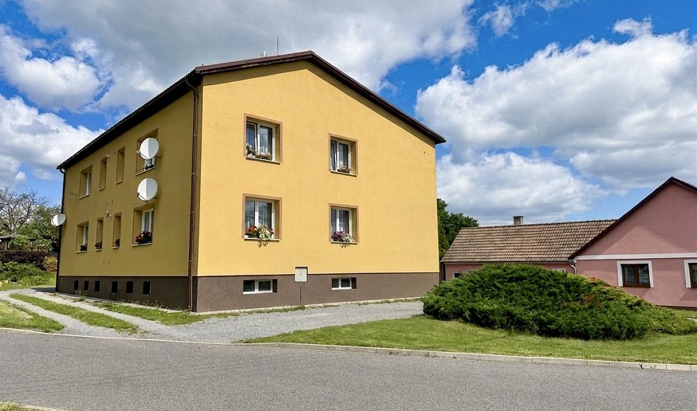 Prodej bytu 4+kk 72 m², Dubno – náhled fotky 2