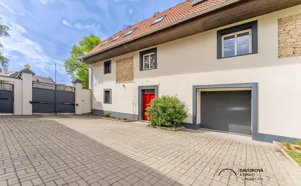 Pronájem domu 183 m² s pozemkem 647 m², Posvícenská náves, Hostouň, okres Kladno