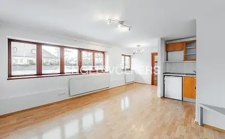 Pronájem bytu 2+kk 50 m², Na Hřebenkách, Praha 5 - Smíchov