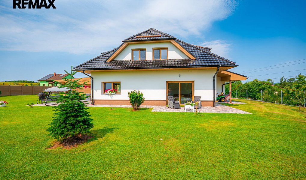 Prodej domu 350 m² s pozemkem 2 074 m², Staré Město – náhled fotky 32