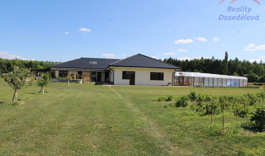 Prodej domu 610 m² s pozemkem 8 027 m², Rašovice – náhled fotky 4