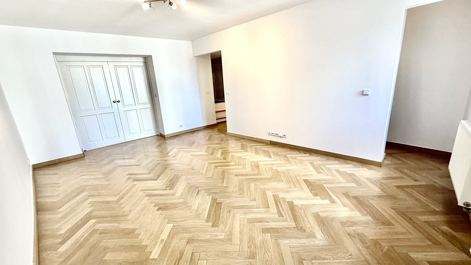 Pronájem bytu 4+kk 100 m² — photo 4