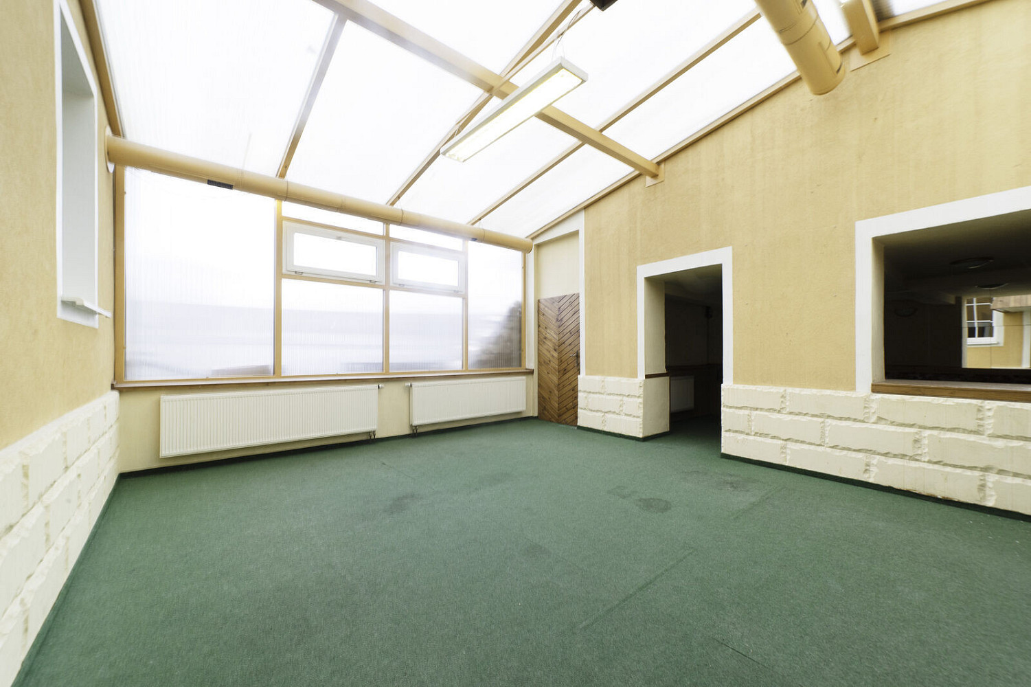 Pronájem obchodních prostor 150 m² — photo 2