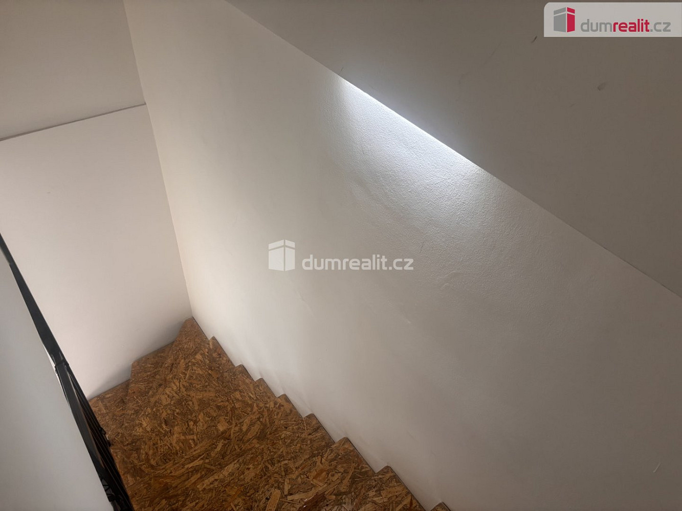 Pronájem bytu 5+kk 11 m² – fotografie 3