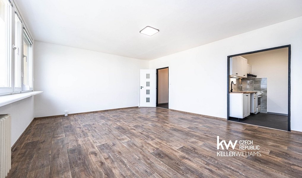 Pronájem bytu 1+kk 42 m², Praha – náhled fotky 2