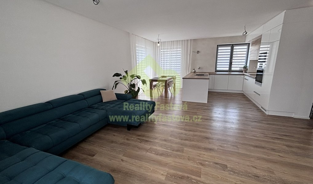 Prodej domu 156 m² s pozemkem 918 m², Lužany – náhled fotky 12