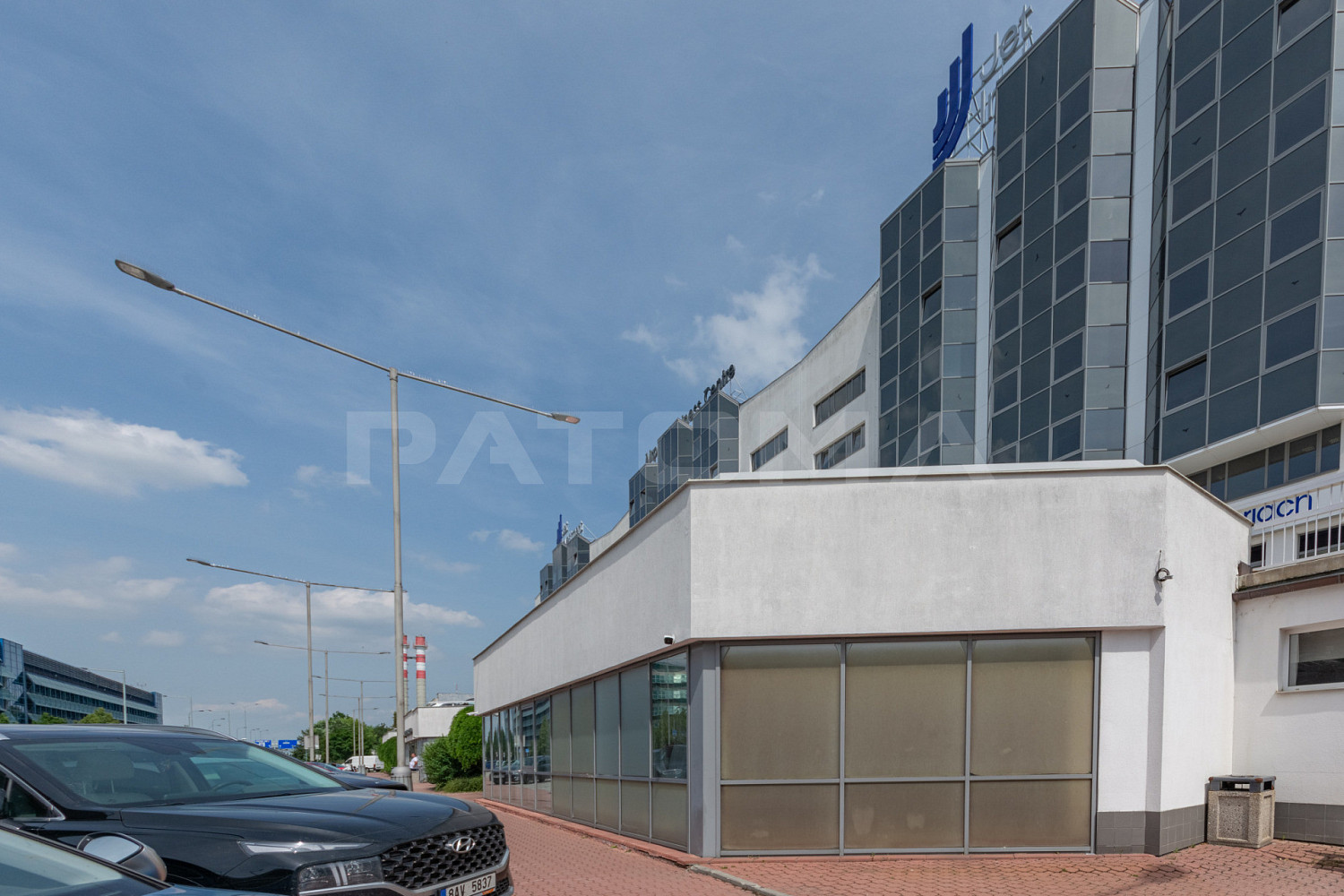Pronájem obchodních prostor 900 m² – fotografie 3