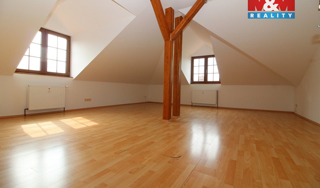 Prodej bytu 2+1 92 m², Nový Bor – náhled fotky 2