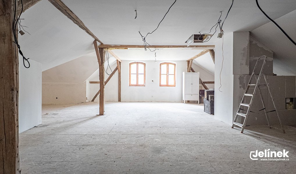 Prodej domu 167 m² s pozemkem 2 511 m², Polička – náhled fotky 15