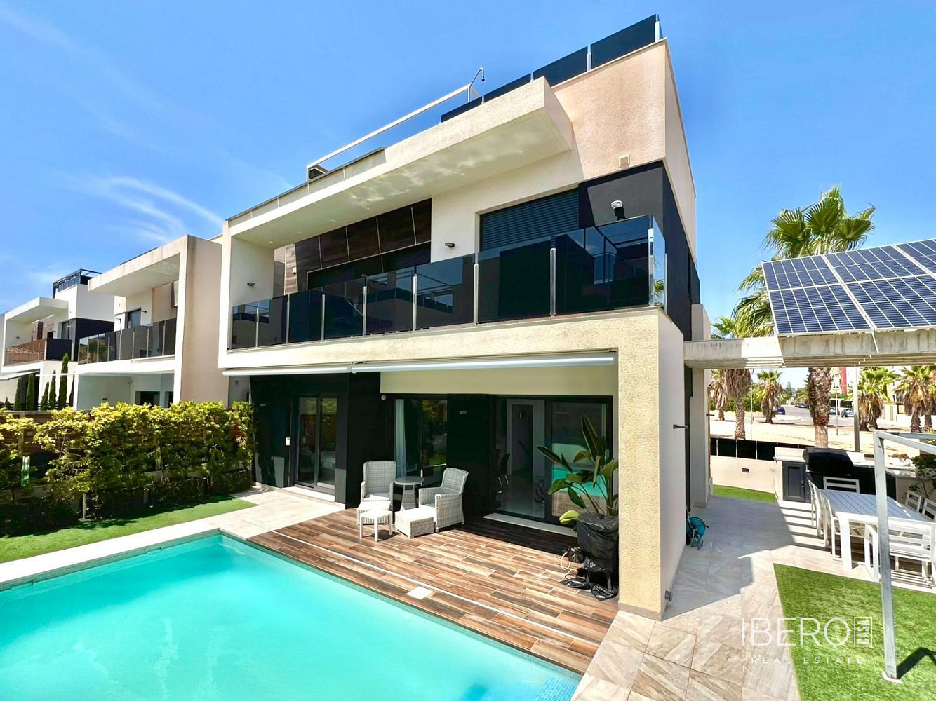 Prodej domu 271 m² s pozemkem 271 m²