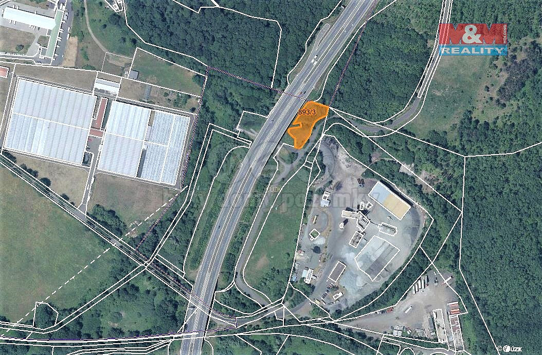 Prodej komerčního pozemku 1 811 m²