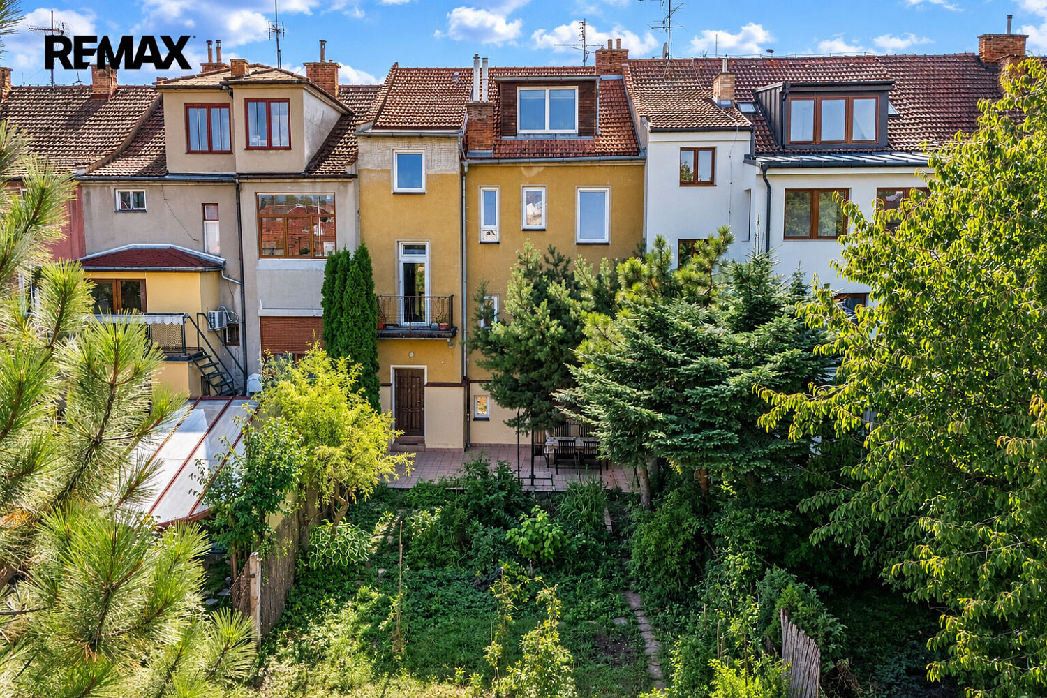 Prodej domu 284 m² s pozemkem 375 m² – fotografie 2