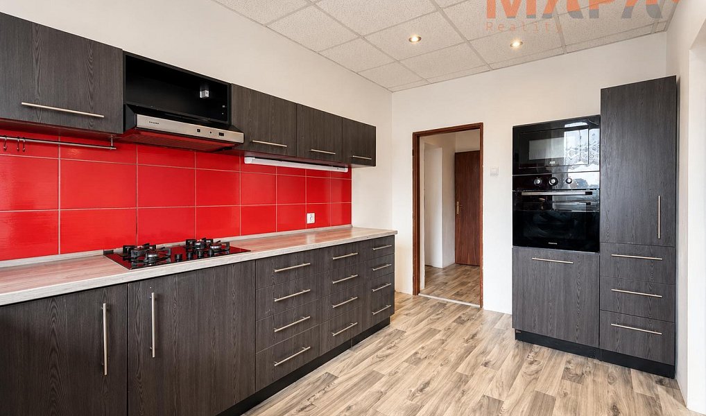 Prodej domu 306 m² s pozemkem 697 m², Jirkov – náhled fotky 3