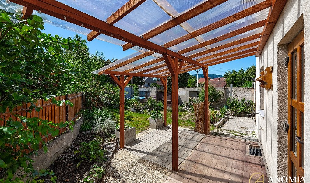 Prodej domu 200 m² s pozemkem 306 m², Hostomice – náhled fotky 2