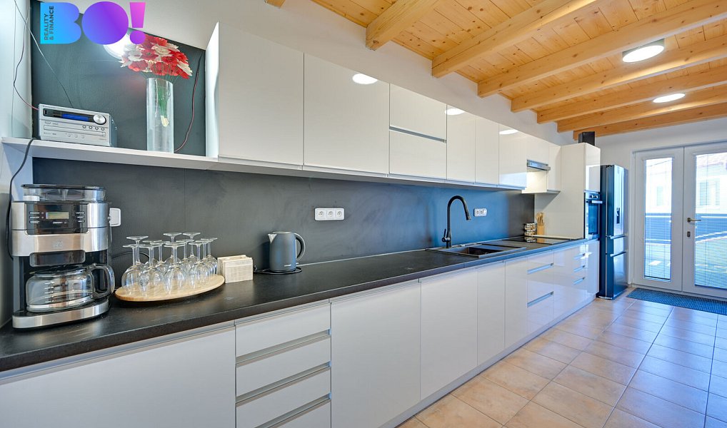 Prodej domu 180 m² s pozemkem 371 m², Dyjákovice – náhled fotky 3