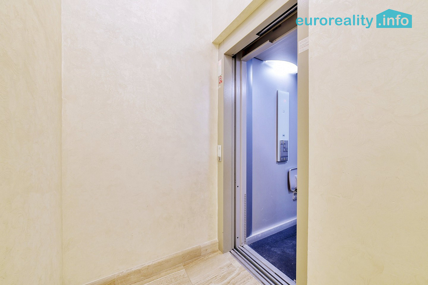 Pronájem obchodních prostor 126 m² – fotografie 5