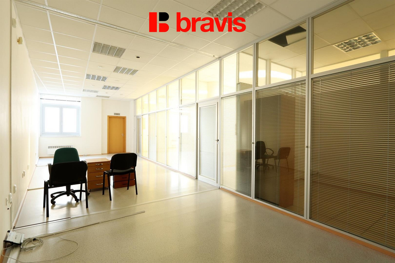 Pronájem obchodních prostor 40 m² – fotografie 3